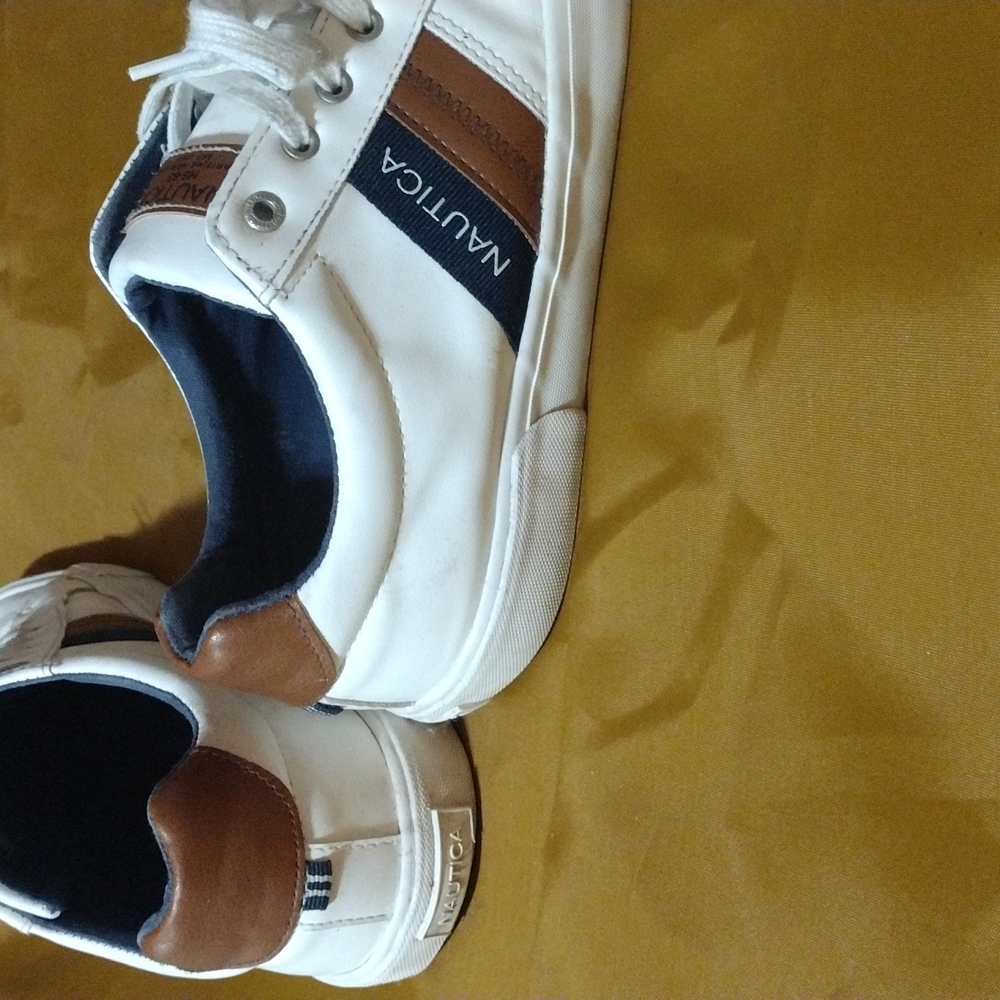 Nautica sneakers sz.10.5, look GREAT